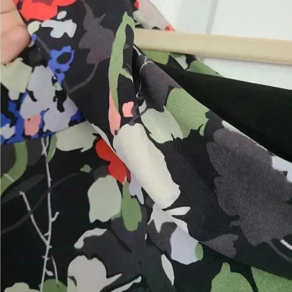 Banana Republic XS black floral dress - Picture 5 of 5